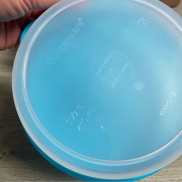 Tupperware Medium Wonders Bowls - Picture 2 of 2